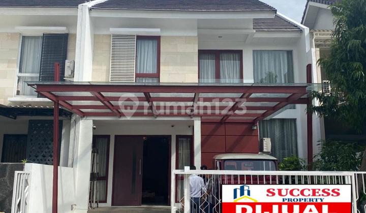 Neat Two-Story House Occupied Within Cluster