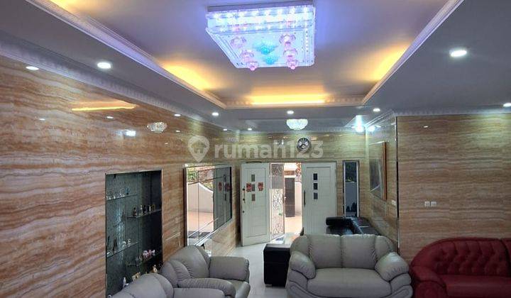 Rumah Mewah Luas Siap Huni Di Taman Royal Tangerang  1