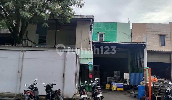 Quick Sale !!! Warehouse For Sale in Taman Tekno Industrial Area, BSD, South Tangerang Warehouse
