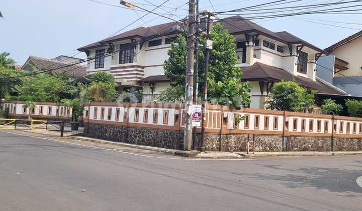 Rumah 2 Lantai di Villa Bintaro Indah , Tangerang Selatan