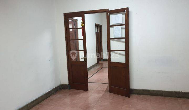 Rumah 2 Lantai Bagus SHM di Rumah Tinggal	
gondokusuman, Yogya	
jogja Tengah	
, Yogyakarta 3