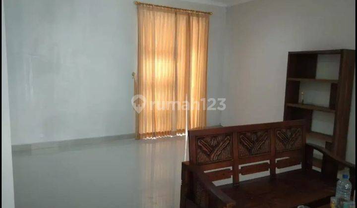 Rumah 2 Lantai Bagus SHM di Maguwoharjo, Depok Sleman, Yogyakarta 4