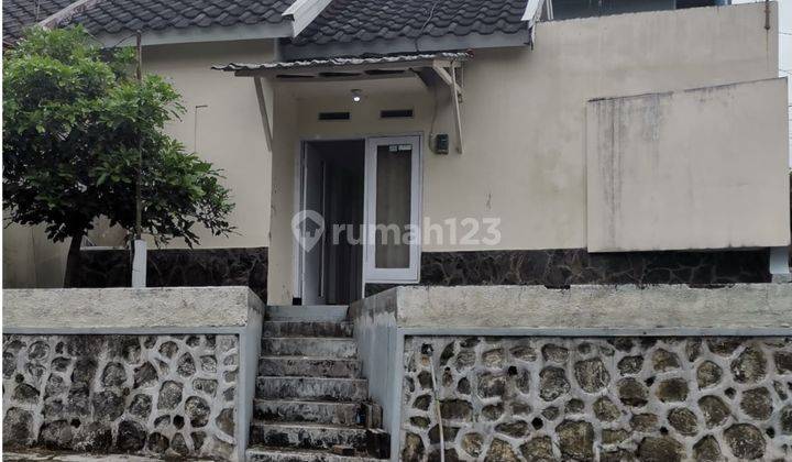 Rumah Posisi Hook Siap Huni Sejuk Asri Strategis di Kota Batu  1