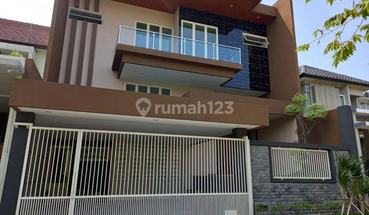 Rumah Besar Mewah Murah Strategis di Kawasan Elit Araya Malang  2