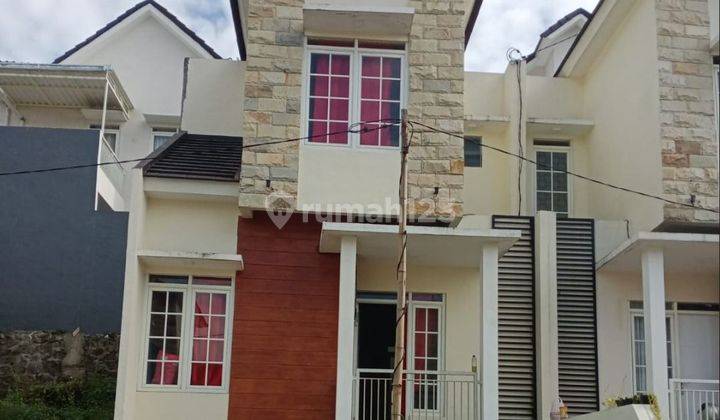 Rumah modern 2 lantai dekat ponpes Arrohmah Dau Malang 1