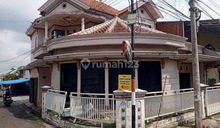 Disewakan Rumah Siap Huni Semi Furnished Strategis di Kota Batu 2