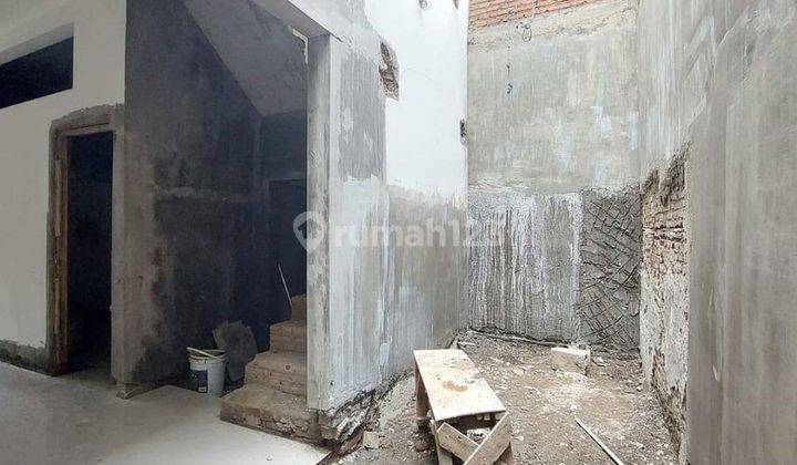 Rumah Baru 2 Lantai Semi Furnish Di Kota Malang 2