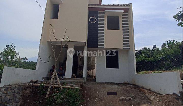 Rumah 2 Lantai Modern Murah Strategis di Nayanika Wagir Malang 1