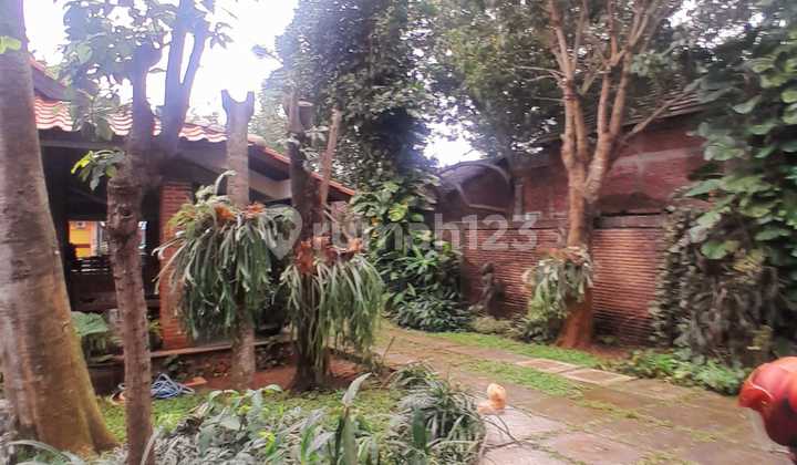 For Sale: Mrs. House with a Very Large Yard in Banyumanik, Semarang 2