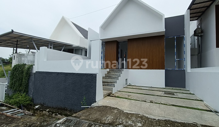 Rumah Suasana Asri View Laut di Semarang Barat 1