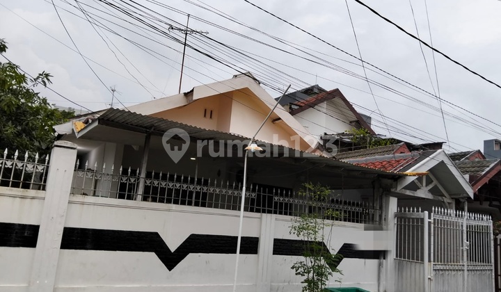 Dijual Rumah Wisma Permai 1,5 Lantai