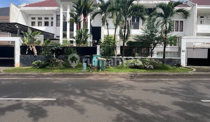 2 Rumah Gabung di Kota Wisata