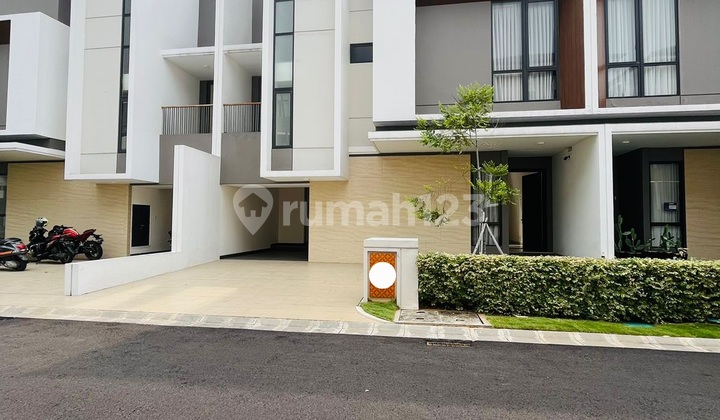 Rumah 3 Lantai Jakarta Garden City 2