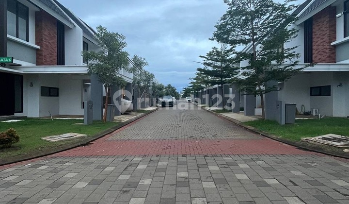 For Sale Cimanggis Golf Estate Hook Position.