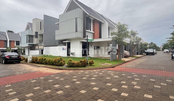 For Sale Cimanggis Golf Estate Hook Position.