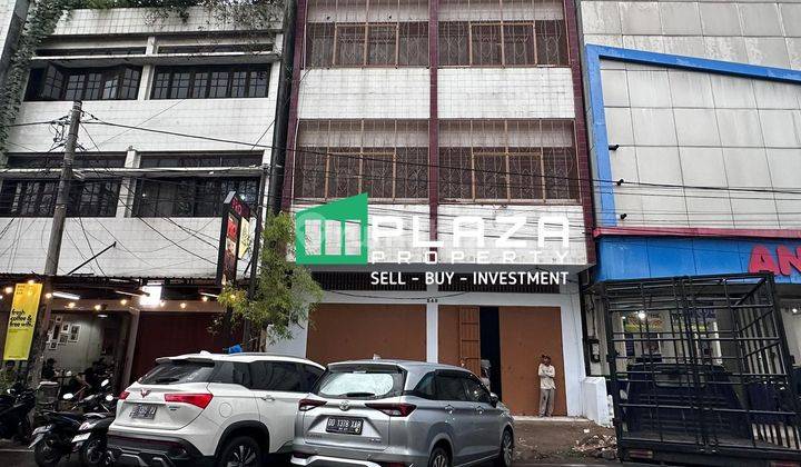 Disewakan Ruko  3 Lantai Lebar 8meter Di Jl. Bandang Kota Makassar Kontrakan 1