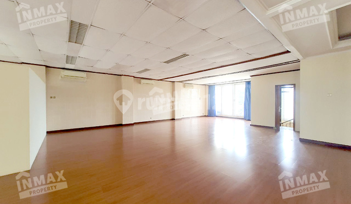 Rumah Luas Letjen Sutoyo bisa untuk Usaha Kantor, Bank, Resto Dll Parkiran Luas 2