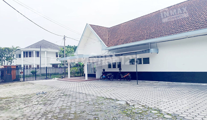 Rumah Raya Langsep Malang Luas 894 M2 bisa untuk Usaha Dekat Cyber Mall 2