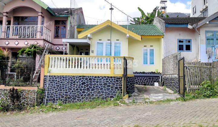 RUMAH VILLA CANTIK VIEW GUNUNG DI PANDESARI PUJON BATU 1