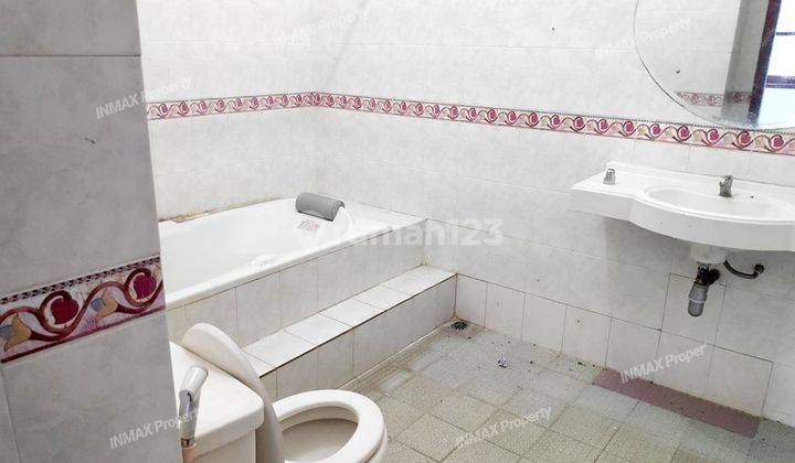 RUMAH VILLA  TAMAN BELAKANG LUAS  DI KUSUMA ESTATE BATU 3