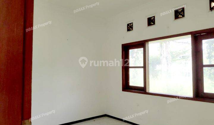 RUMAH VILLA  TAMAN BELAKANG LUAS  DI KUSUMA ESTATE BATU 2