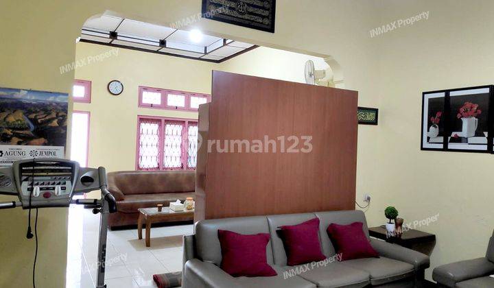 RUMAH NYAMAN DAN LUAS DEKAT PASAR BESAR DI PULAU-PULAU MALANG 2