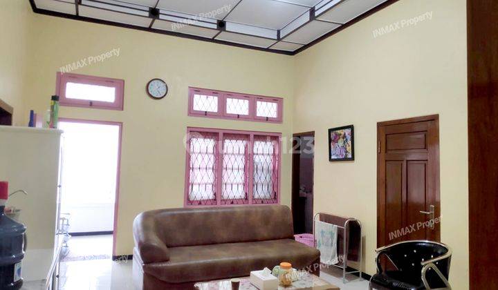 RUMAH NYAMAN DAN LUAS DEKAT PASAR BESAR DI PULAU-PULAU MALANG 3
