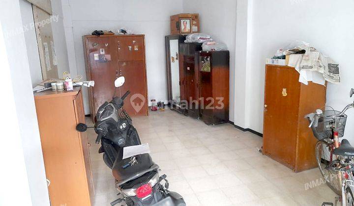 RUMAH NYAMAN BANGUNAN BELANDA DEKAT RSI DAN PASAR BESAR MALANG 9