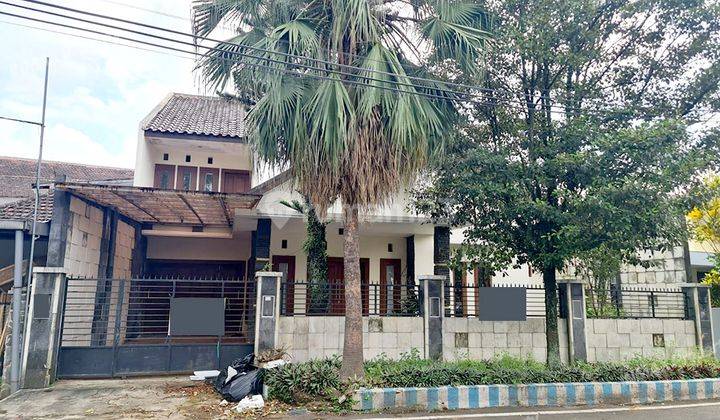 Rumah Nyaman Dan Asri Dekat Jalan Bondowoso Malang, Row Jalan Lebar  1