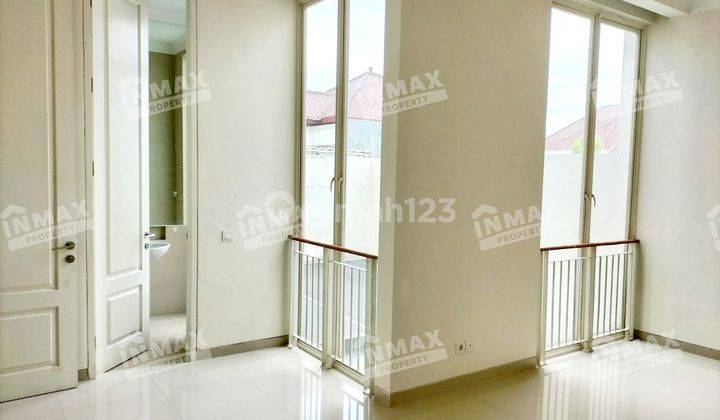 RUMAH BAGUS TERAWAT SIAP HUNI DEKAT PTC MALL DI PERUMAHAN ELIT PAKUWON INDAH SURABAYA' 5
