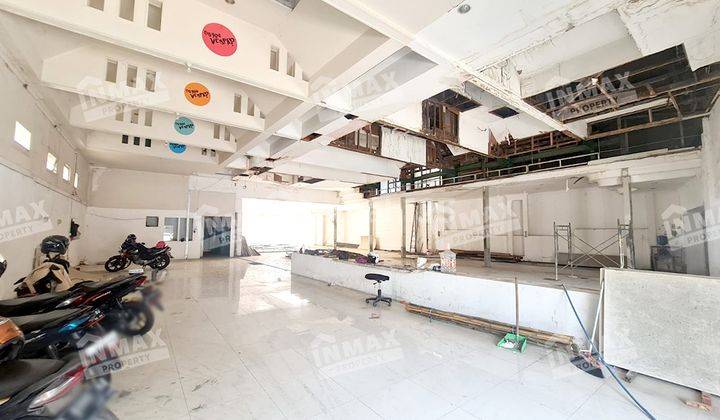 TEMPAT USAHA STRATEGIS DAN LUAS DI KAWASAN HERITAGE BASUKI RAHMAT  2