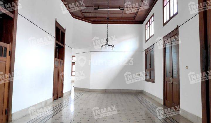 Rumah Kolonial Belanda Jalan Laksamana Martadinata Malang,sangat Bagus,ori 2