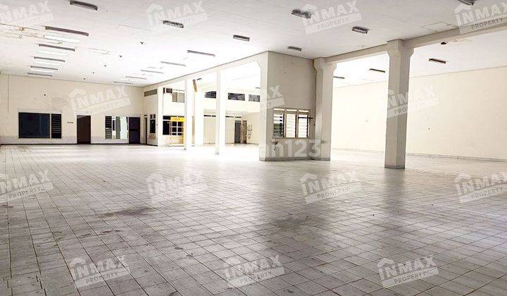 Tempat Usaha Di Jalan Poros Letjen S.parman Cocok Untuk Kantor Dan Showroom 2