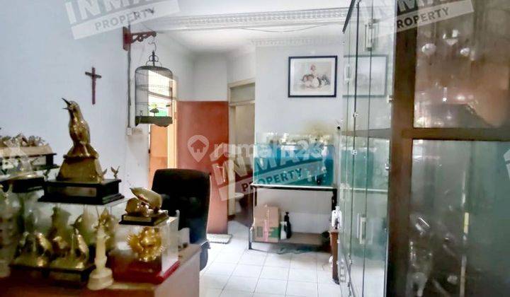 RUMAH HERITAGE TERAWAT DEKAT JALAN BESAR IJEN MALANG 2