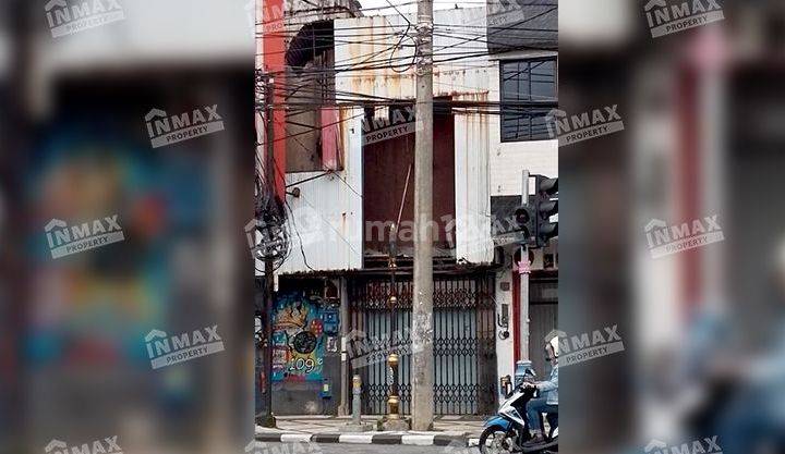 RUMAH KUNO JALAN BASUKI RAHMAT MALANG,KAYUTANGAN HERITAGE,COCOK UNTUK USAHA 1