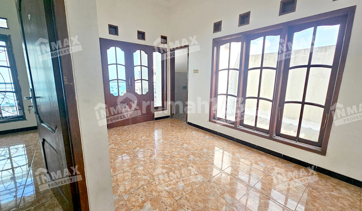 Rumah Bagus 11 Kamar Tidur Jalan Bunga Kopi,area Kampus,dekat Unibraw Rumah Bagus 11 Kamar Tidur Jalan Bunga Kopi,area Kampus,dekat Unibraw