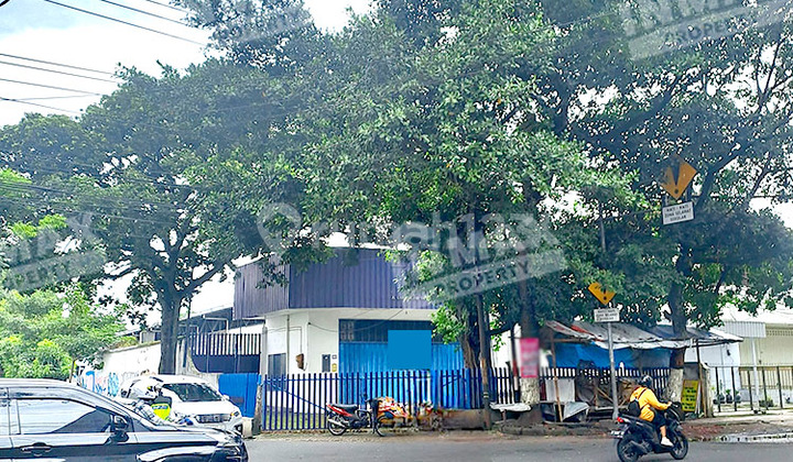 Laksda Adi Sucipto Large Warehouse, Passable by Large Vehicles Wide Road