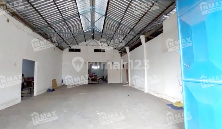 Warehouse for Sale on Raya Karangsono Pakisaji, near Kebonagung Sugar Factory, Wide Road Row Warehouse for Sale on Raya Karangsono Pakisaji, near Kebonagung Sugar Factory, Wide Road Row