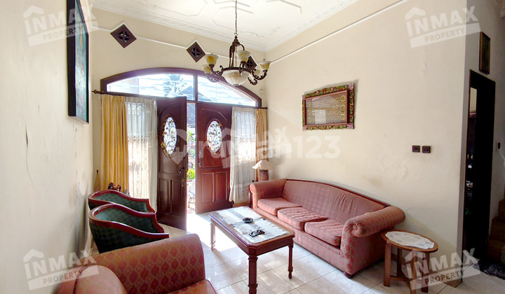 22-Bedroom Boarding House 200 Meters to Kawi Road and Mog Mall 2
