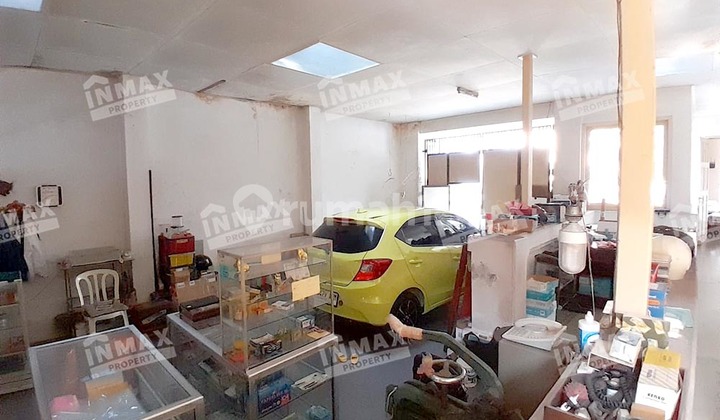 Old House Klojen Diponegoro Street, 200 M from Jagung Suprapto Main Road, near RSSA, Savana Hotel, Tugu Square Malang. 2