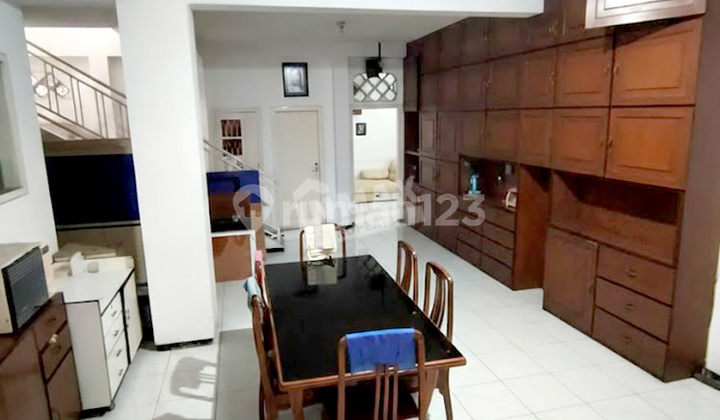 Rumah Jalan Bunga Bunga 5 Kamar Tidur Dekat Soekarno Hatta, Unibraw bisa untuk Usaha 2