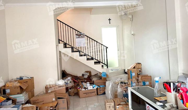 Ruko Bagus Sukun Malang, Atrani Square, Mulyorejo Main Road, densely populated, heavy traffic. 2