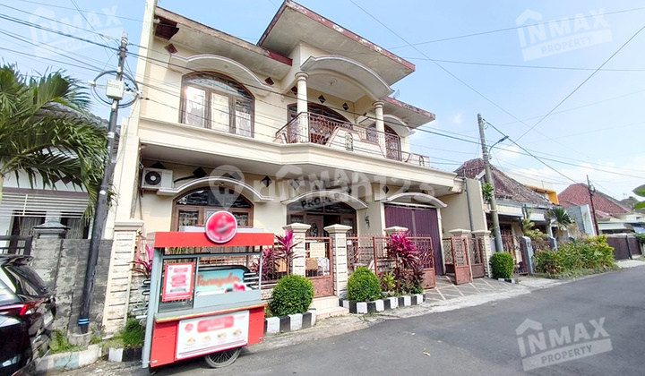 22-Bedroom Boarding House 200 Meters to Kawi Road and Mog Mall 1