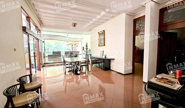 Spacious house on Gunung Gunung Street, Malang, suitable for business, near Kawi and Ijen Streets. 2