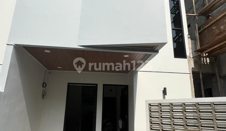 Rumah Modern 3 Lantai Unit Terbatasdalam Cluster Di Condet Jakarta