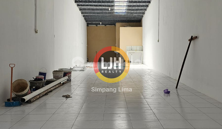 Shop House for Rent in Petudungan Suitable for Business 2