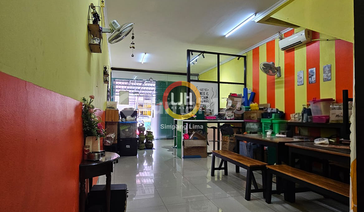 For Rent Nice Unfurnished House in Sampangan, Semarang 2