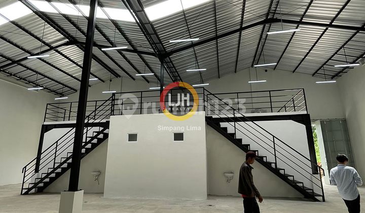 Warehouse Ready for Operation for Sale in a Strategic Location 2