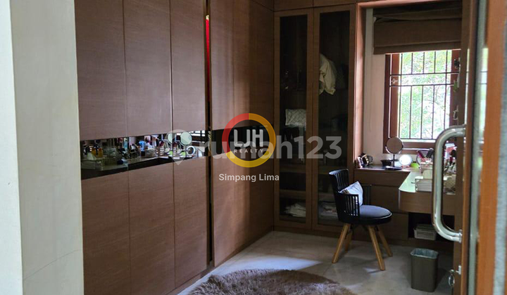 Rumah Mewah Luas di Kawasan Favorit Gajahmungkur Semarang 2