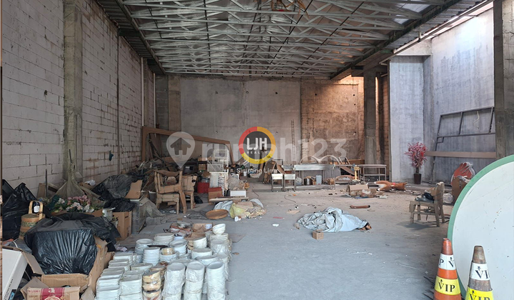 Disewakan Rumah Komersial Cocok untuk Usaha Restoran 2